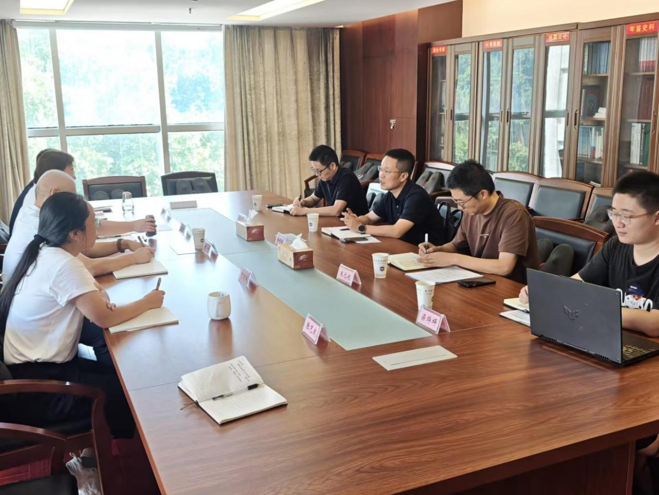 生态地质队赴中国地质调查局南京地质调查中心学习交流